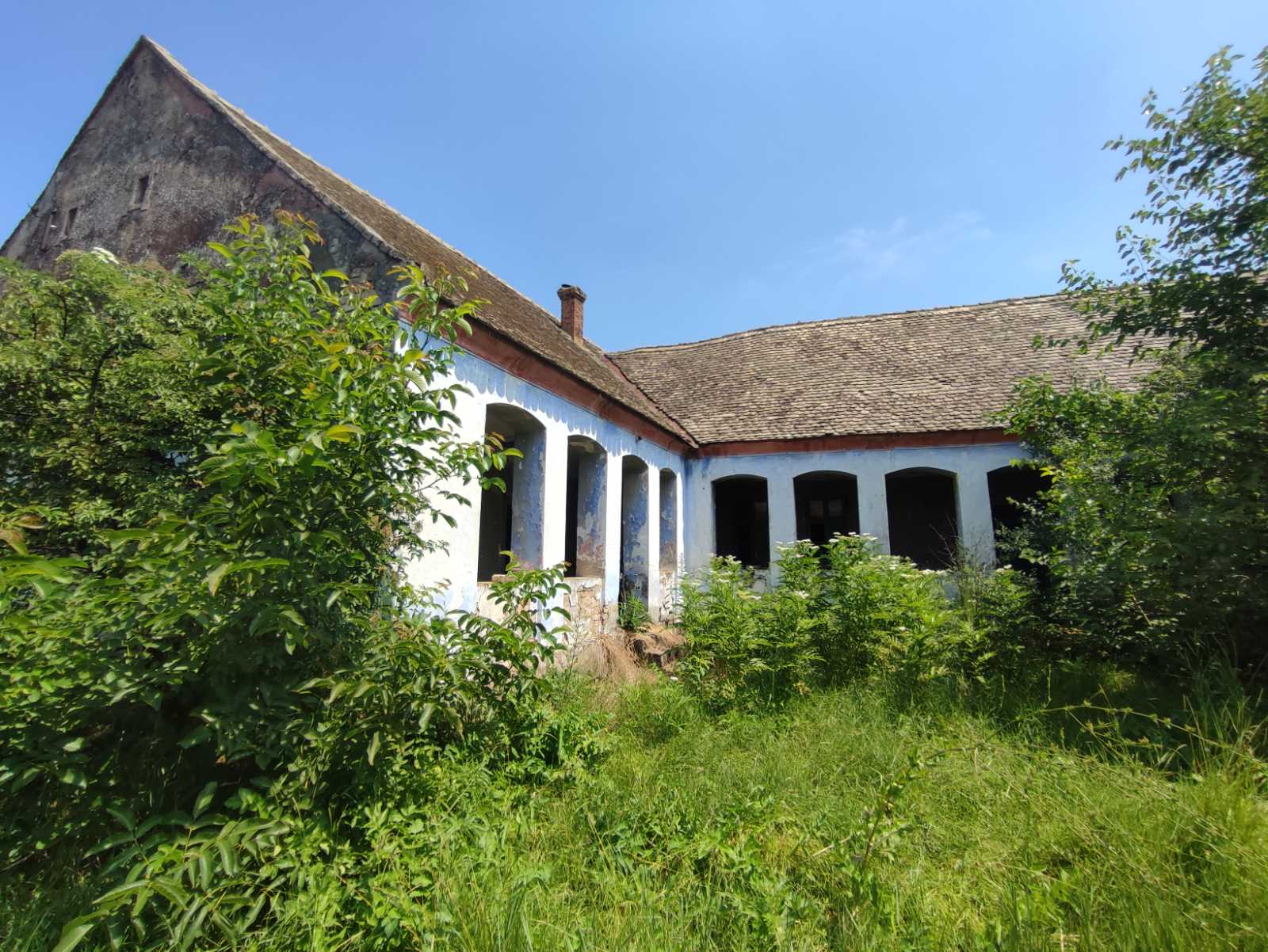 Stara kuća i građ. zemljište, Karlovčić