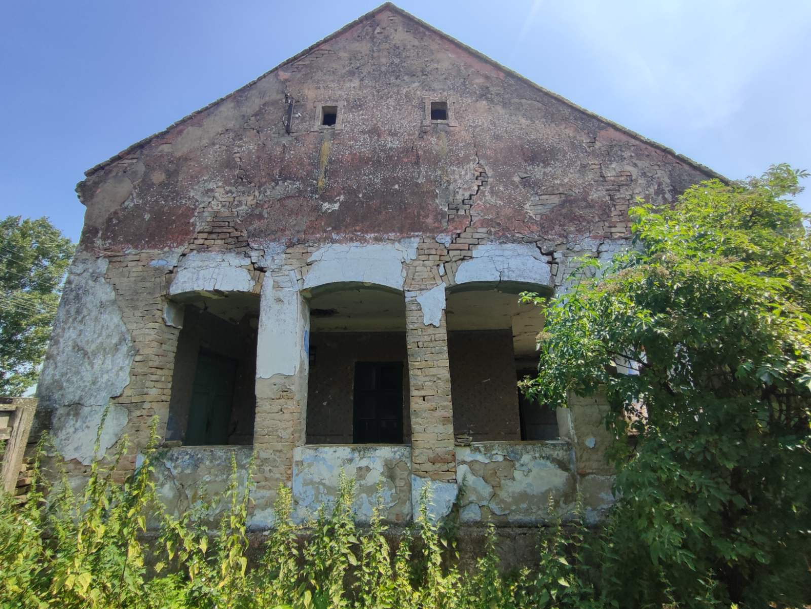 Stara kuća i građ. zemljište, Karlovčić