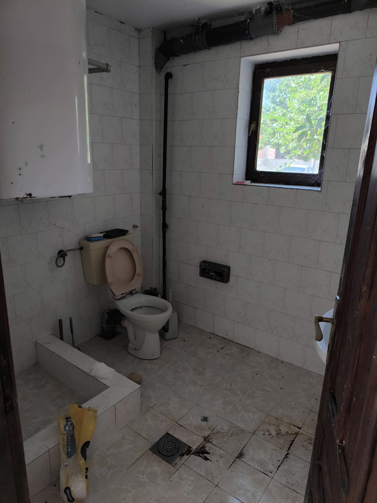 Kuća i građevinsko zemljište Surduk