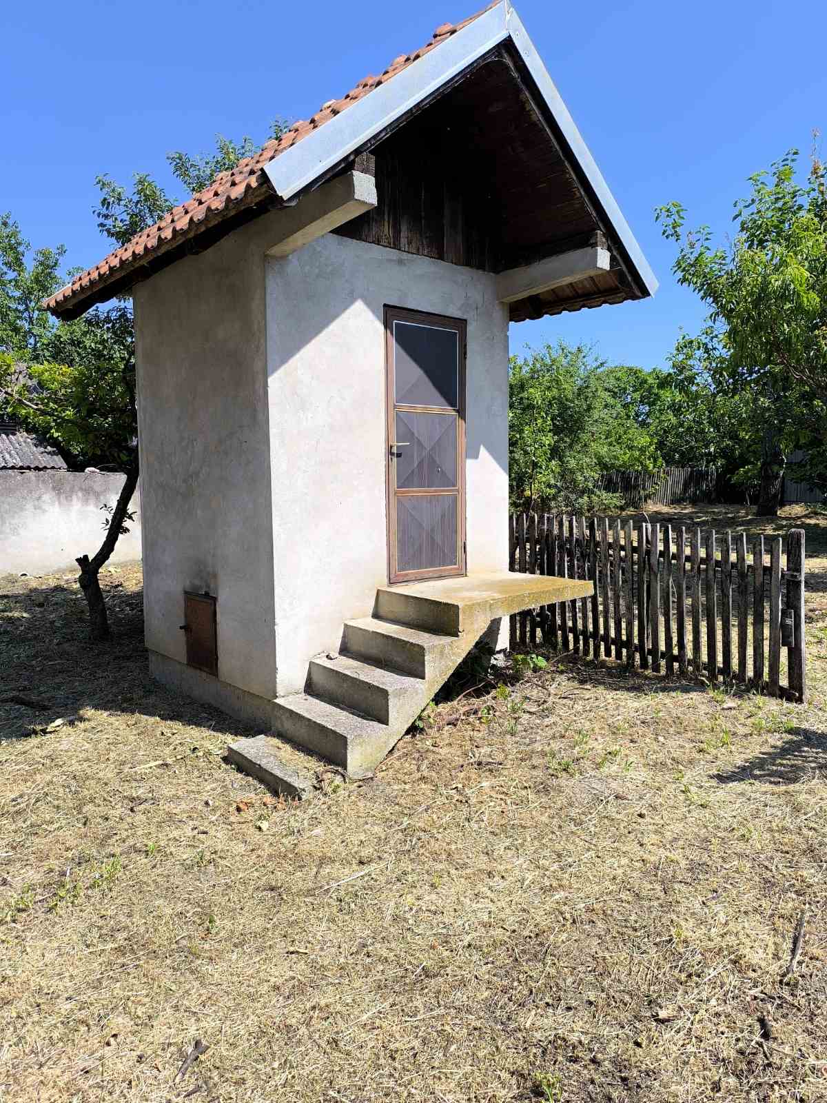 Kuća i građevinsko zemljište Surduk