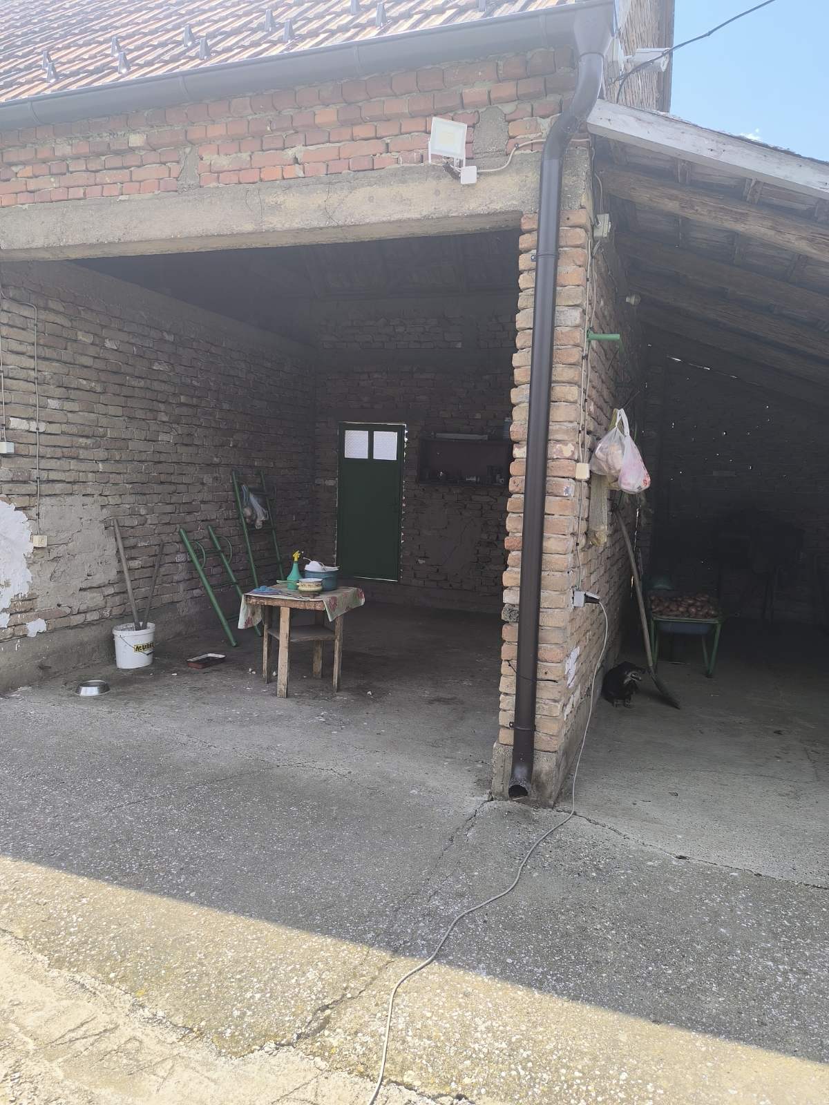 Kuća u Popincima 250 m2 Kuća u Popincima 250 m2