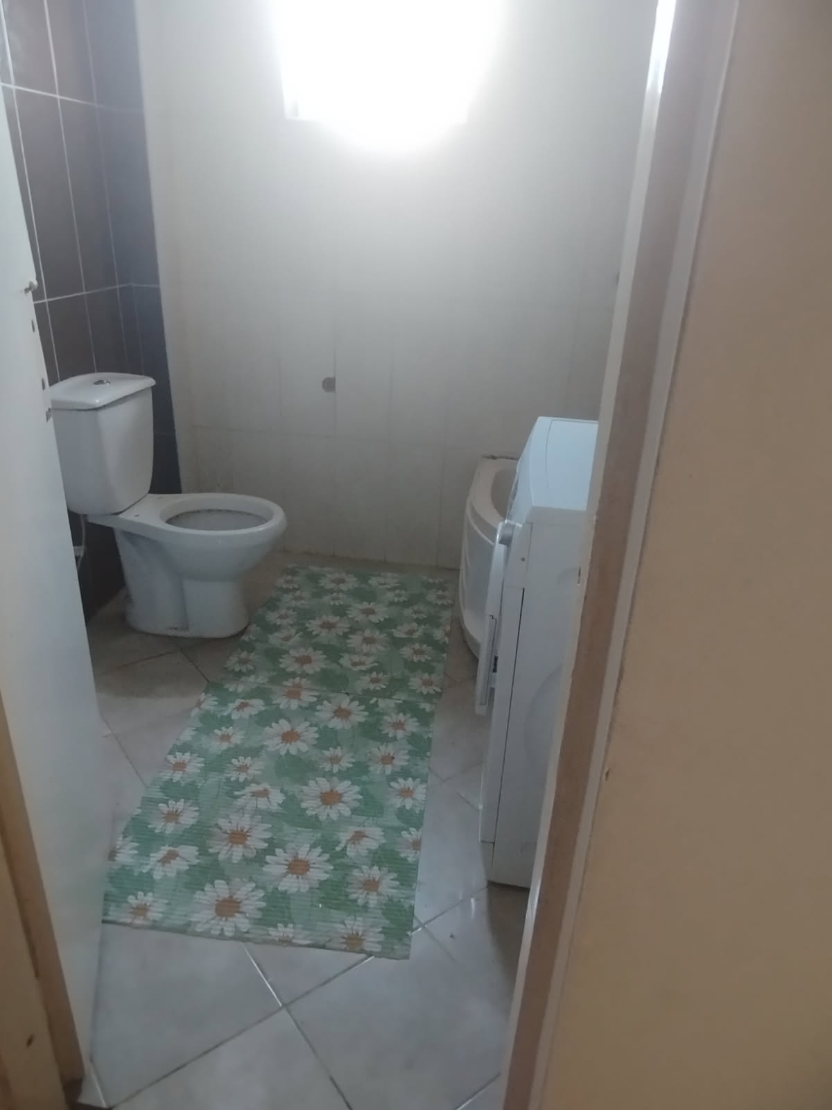 Kuća sa pomoćnim objektom – halom u Petrovčiću