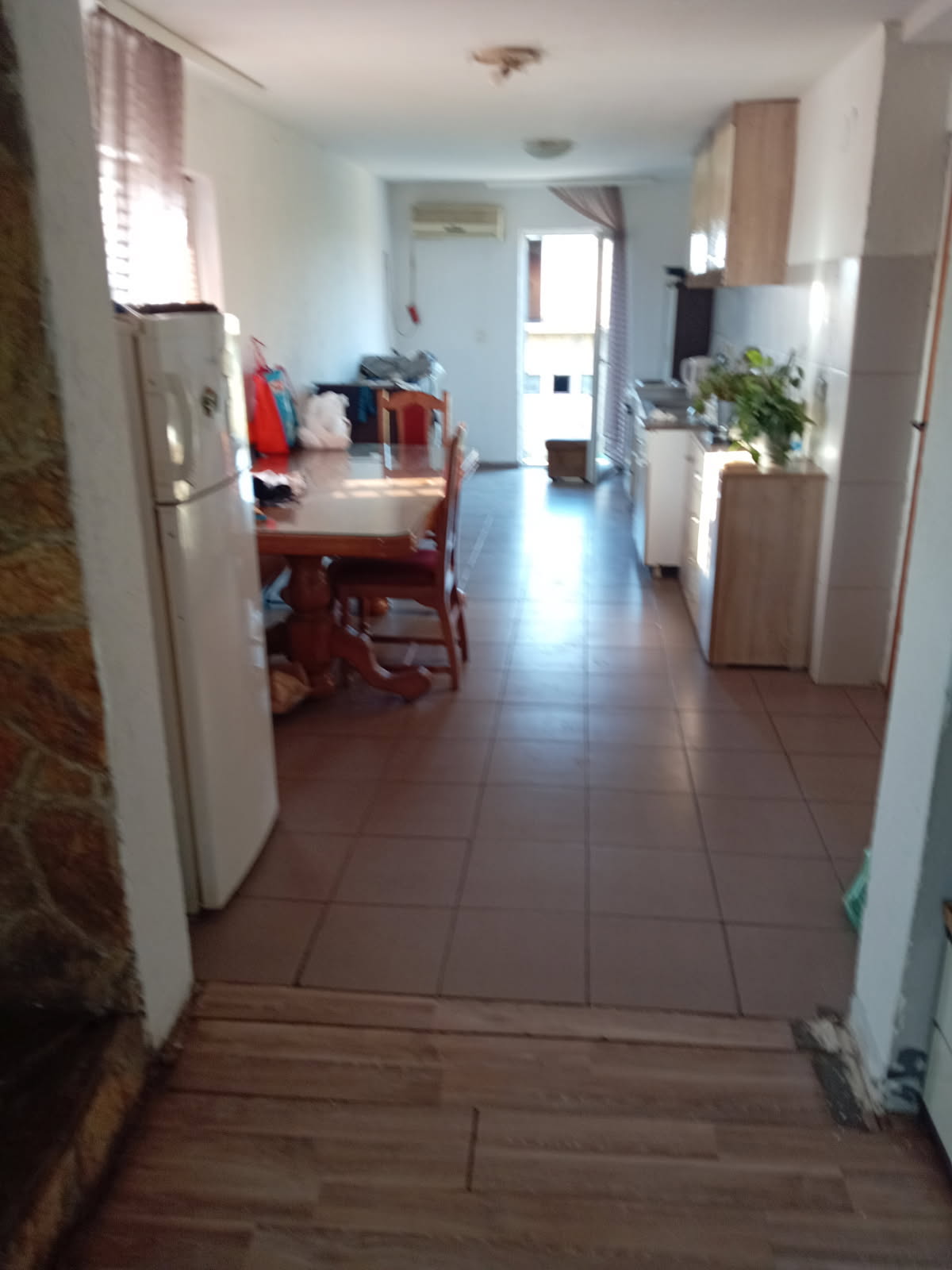 Kuća sa pomoćnim objektom – halom u Petrovčiću