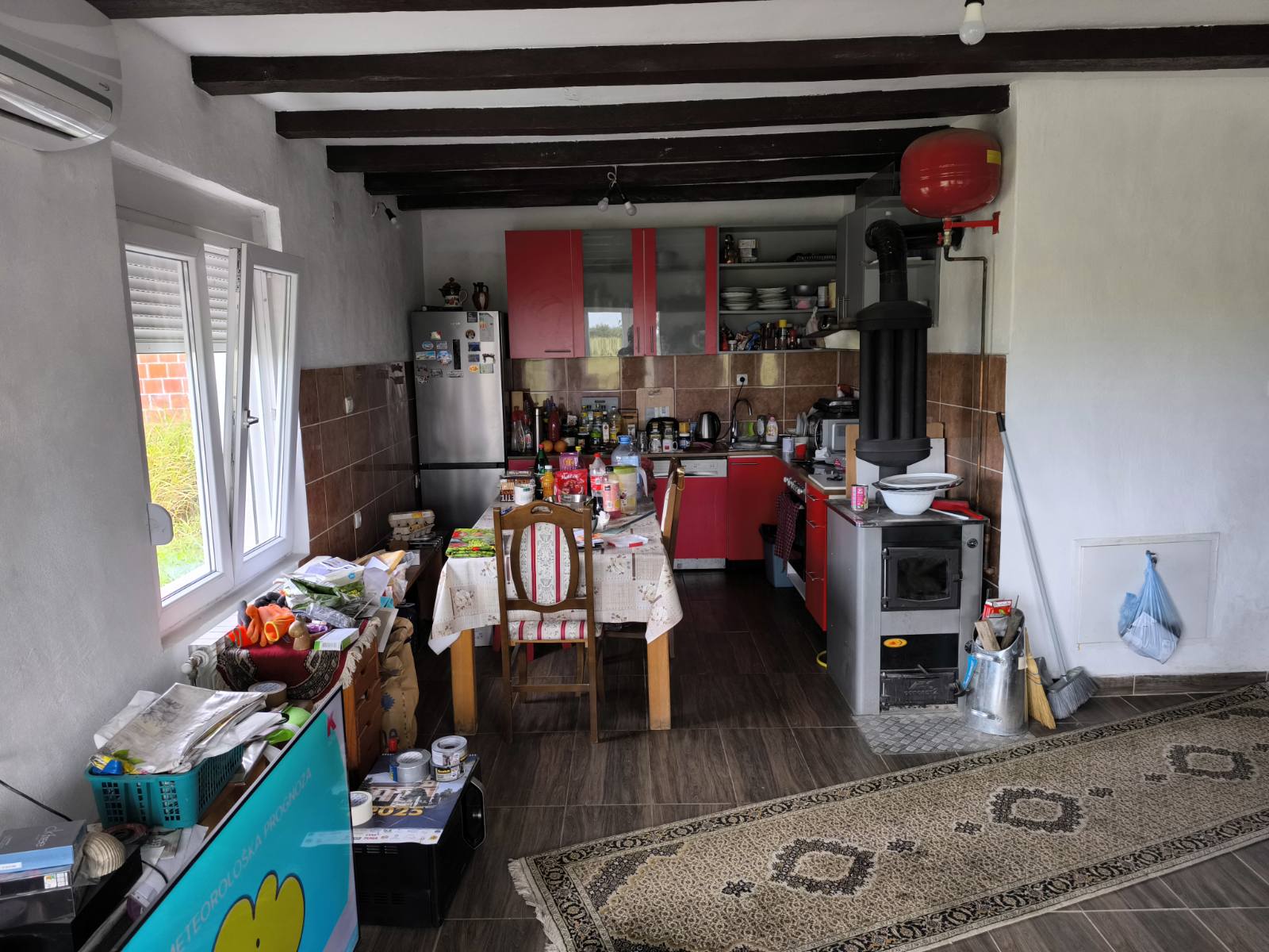 Kuća i hala u Karlovčiću