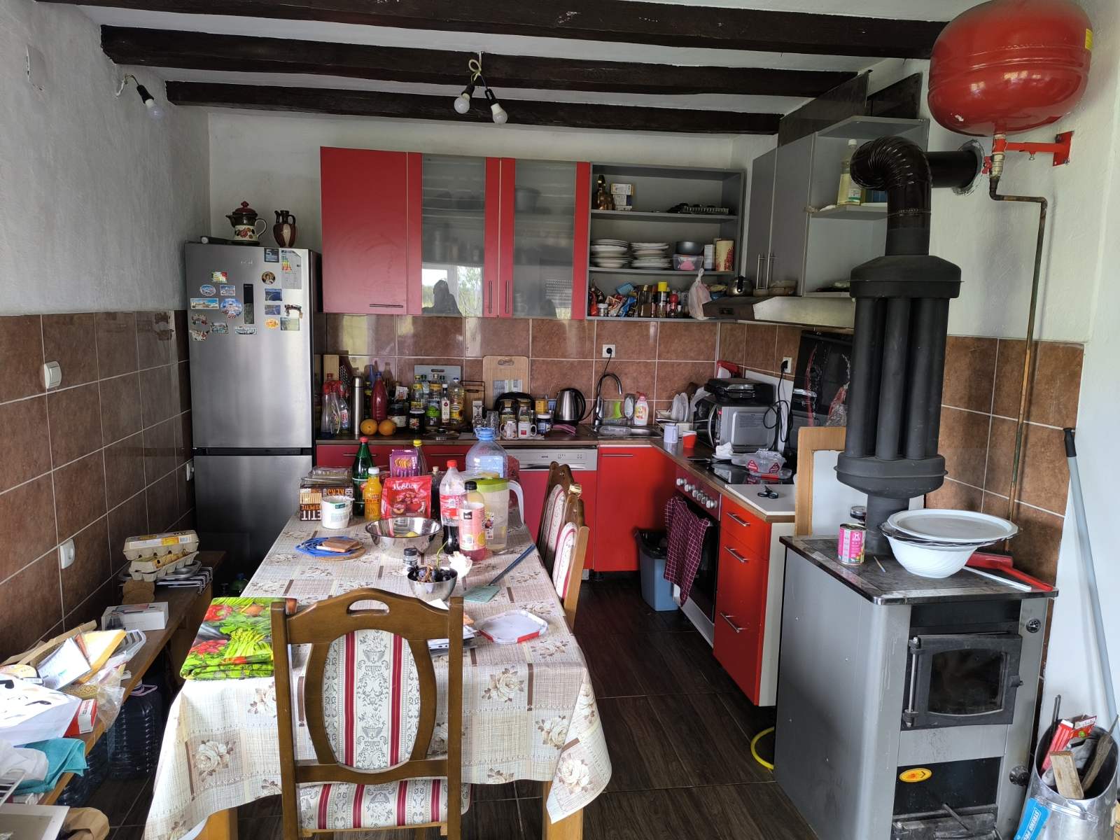 Kuća i hala u Karlovčiću