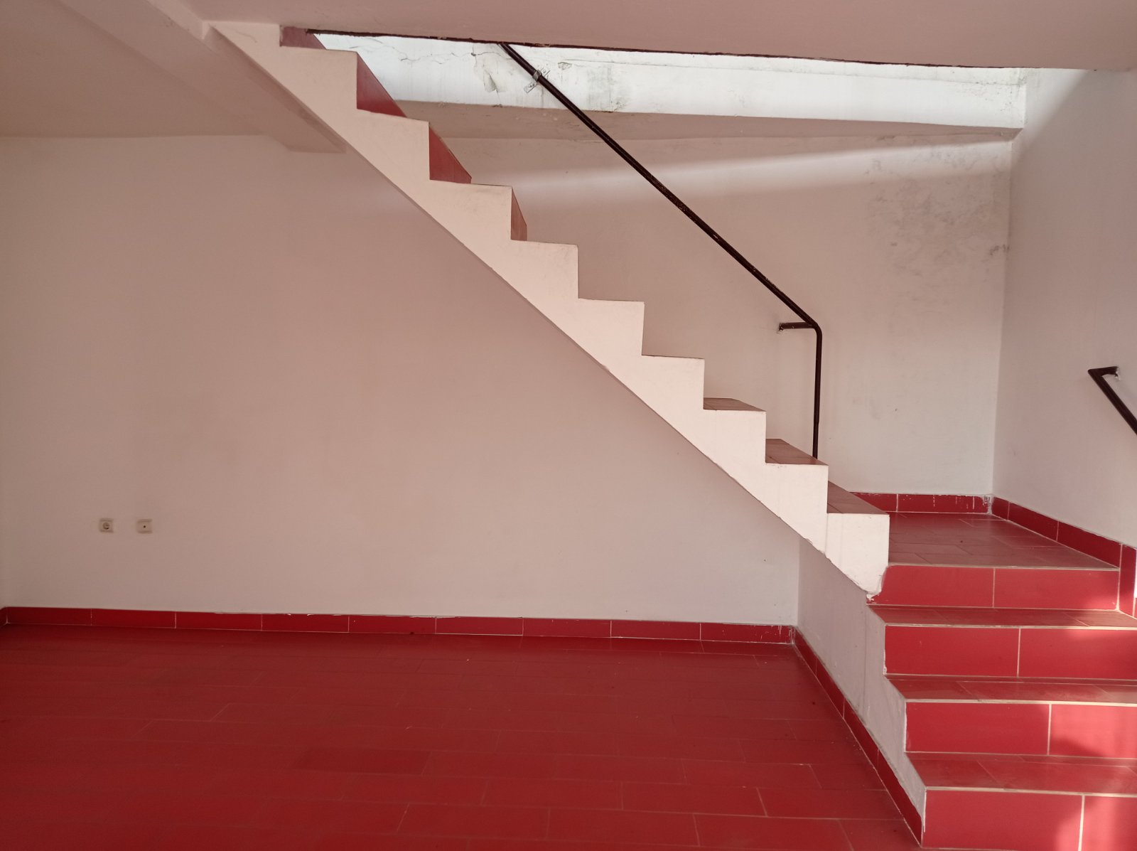 Kuća sa poslovnim prostorom Sremska Mitrovica