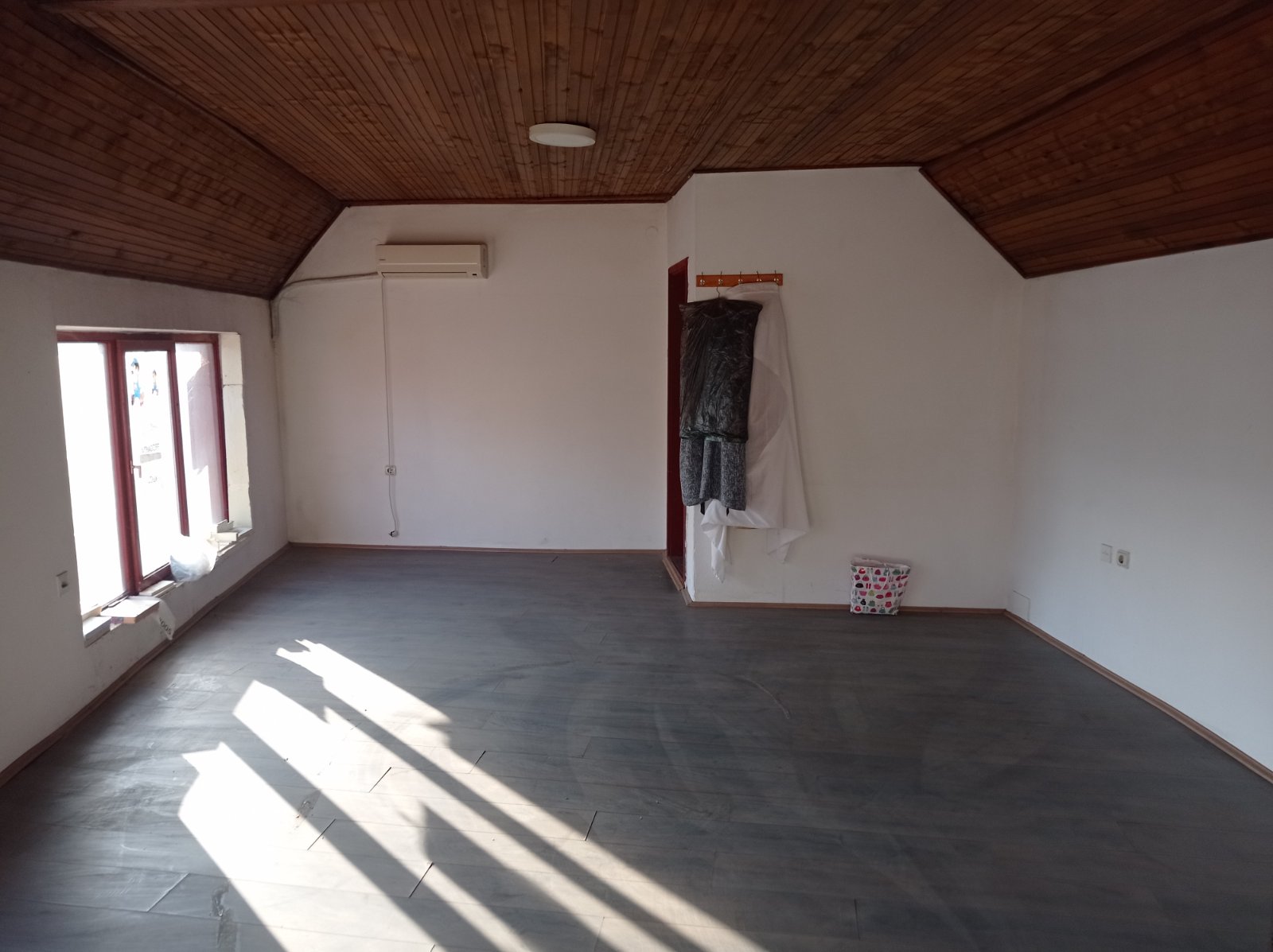 Kuća sa poslovnim prostorom Sremska Mitrovica