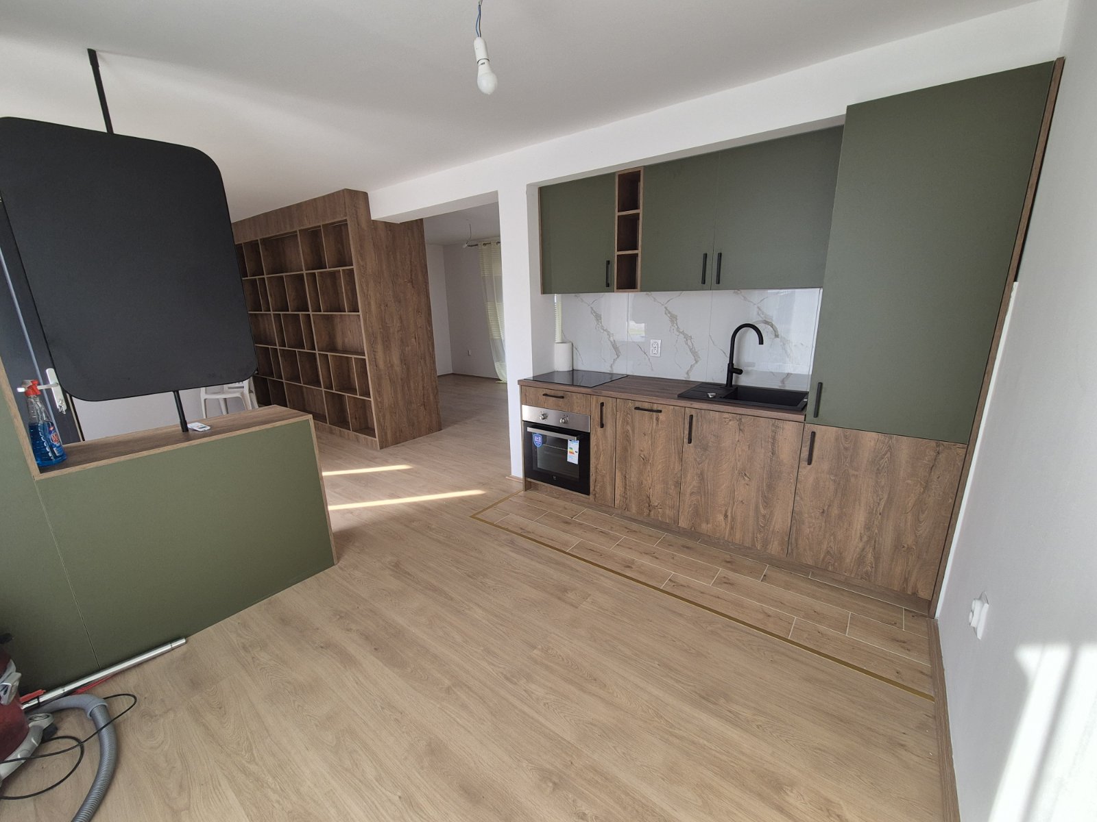 Kuća za izadavanje, Pećinci