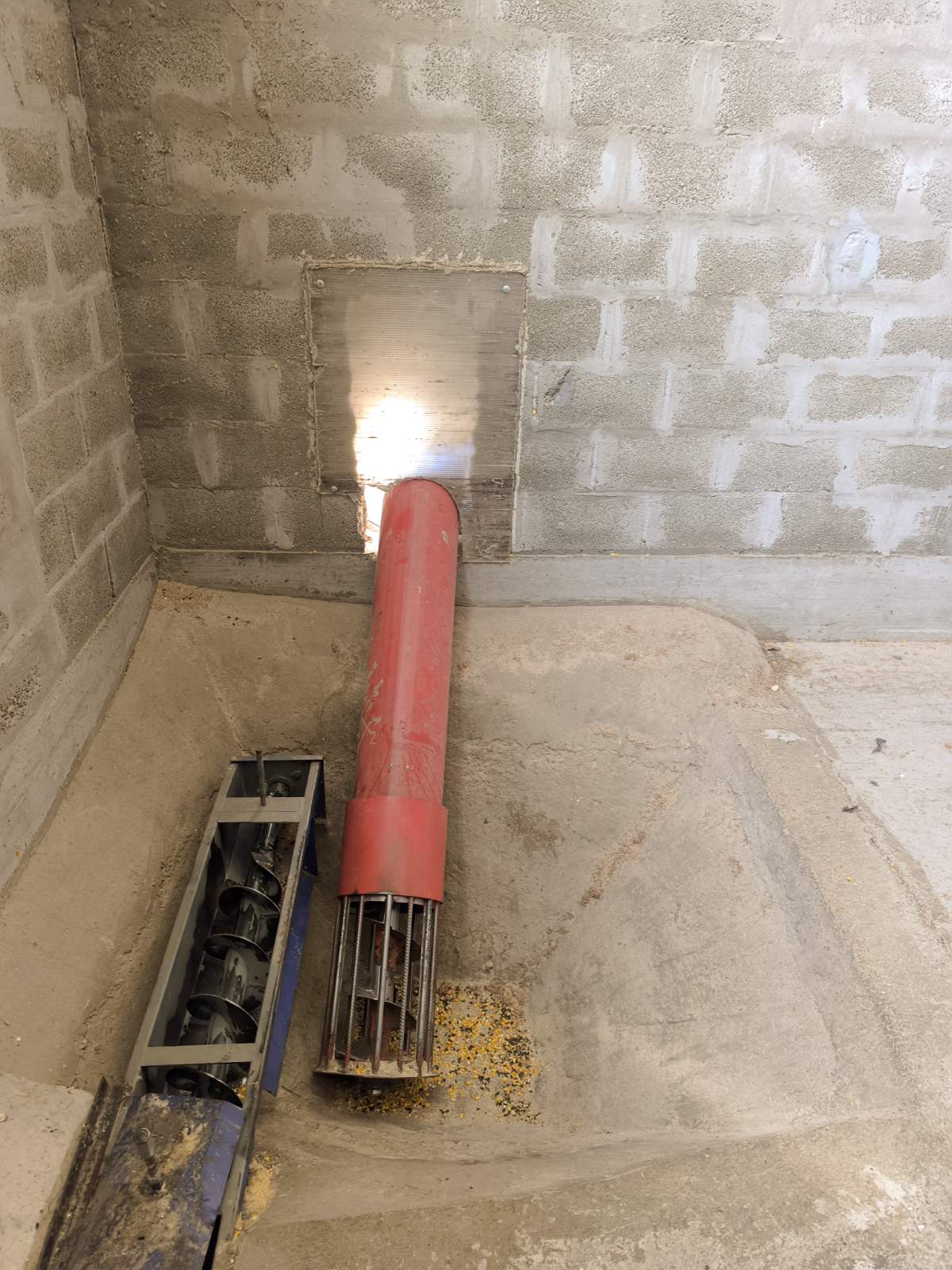 Hale 250m2 i 390m2 Buđanovci – izdavanje