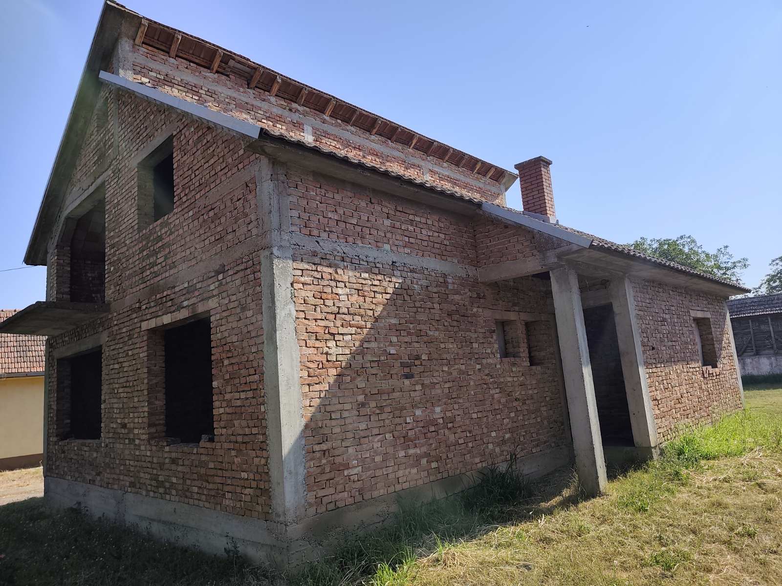 Kuća u Brestaču, siva faza – 170m2