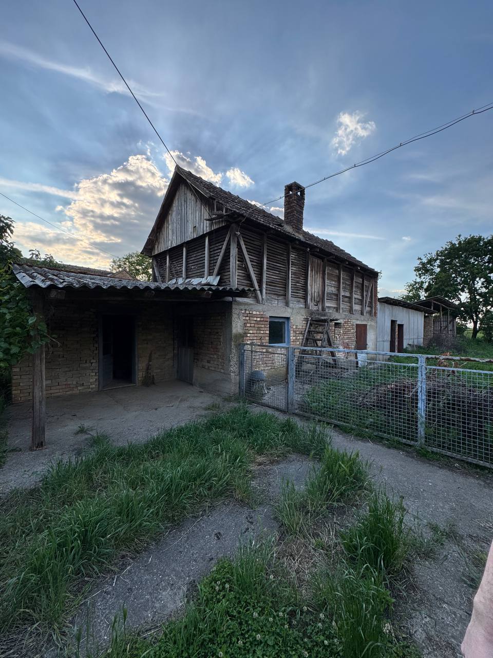 Kuća i građevinsko zemljište Ogar