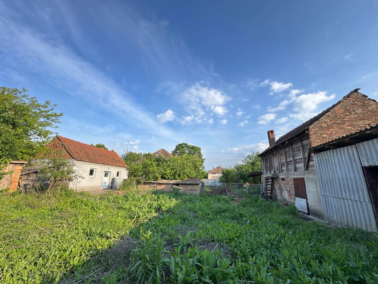 Kuća i građevinsko zemljište Ogar